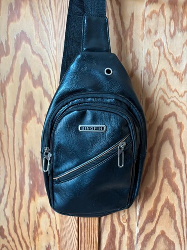 Jingpin black faux leather - black,