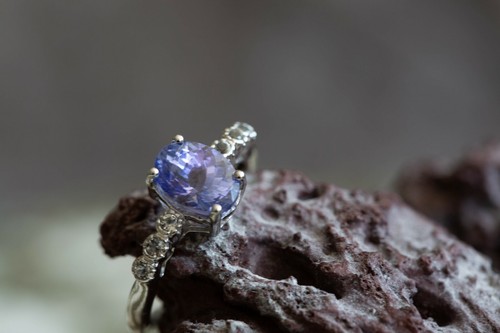 Aaa tanzanite white - aaa,