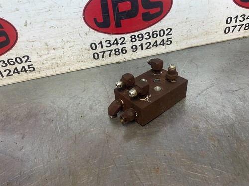 Hydraulic splitter valve block