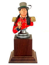 Poste Militaire Mandan Warrior 1/10 Painted White Metal Bust Wooden Base