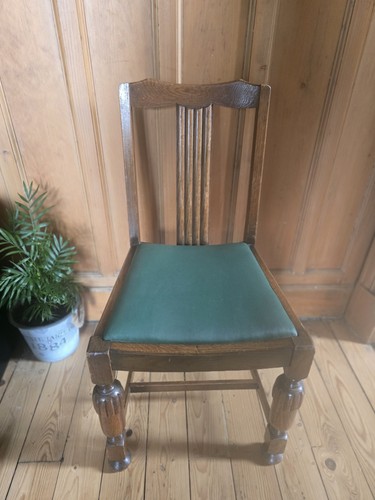 Vintage wooden chair solid - –,