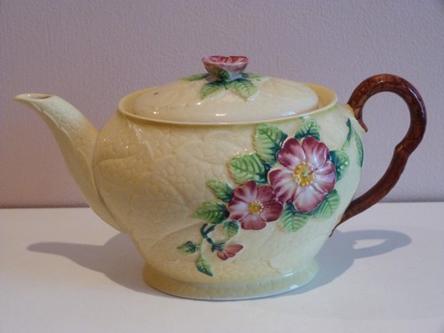 Carlton ware yellow apple - carlton,