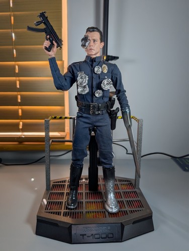 Hot toys mms774 - mms774, terminator