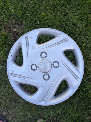 Nissan micra k11 wheel trim - nissan,