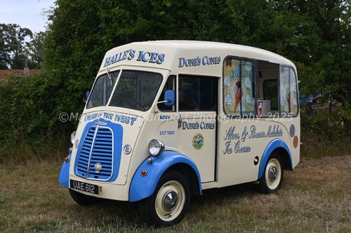 Van photo 12x8 morris - photo,