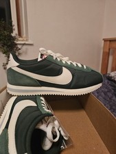 nike cortez size  6  dark