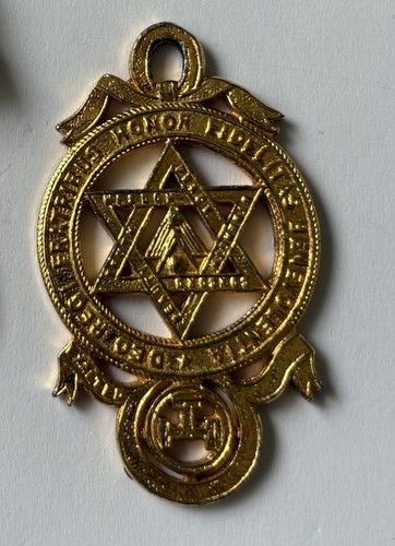 Masonic royal arch chapter - royal,
