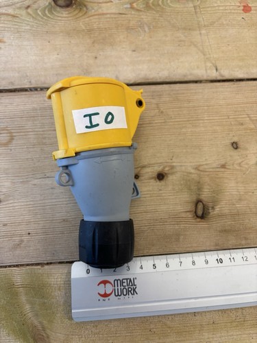 Commando socket 16a 3pole - socket,