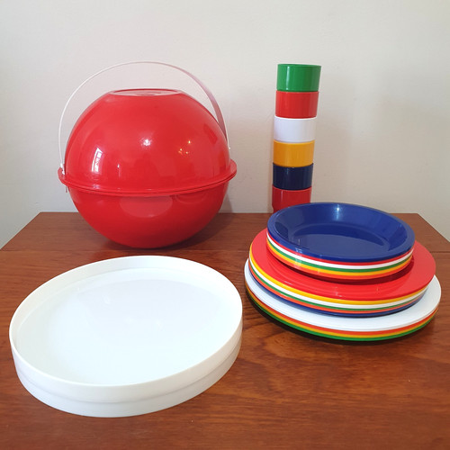 Vintage 1970s space age retro - vintage,