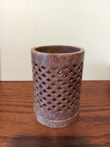 Lattice brown stone pillar - lattice,