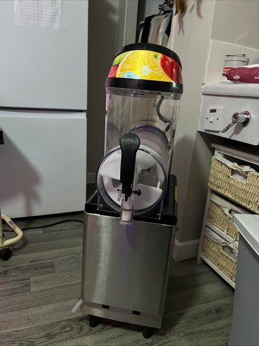 Slush dispenser used once - dispenser,