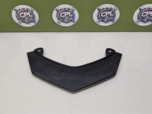 Rear centre upper tail - centre,