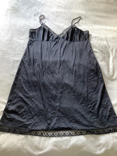 Vintage unbranded full slip