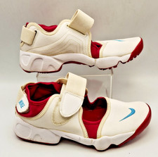 Woman’s Leather Nike Rift