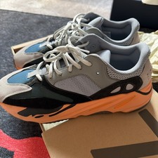 Adidas Yeezy Boost 700 V2