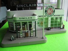 Danbury Mint Sinclair Service Station with Clock