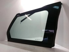 Citroen C3 Picasso rear window