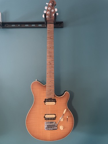 Ernie ball music man axis - ball,
