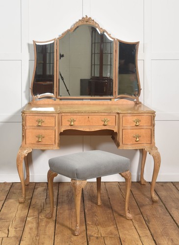 Walnut dressing table with - dressing,
