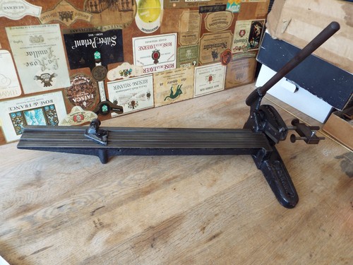 Vintage unversal letterpress - unversal,