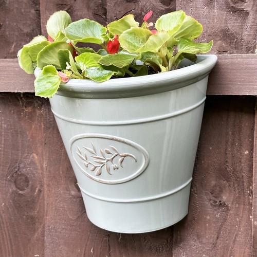 Glossy grey wall - wall, planter