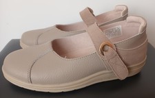 Damart ladies Size 5 E flat Shoes Beige/nude Cushion Walk Touch Fasten Strap vgc