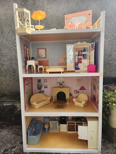Vintage level sindy house - level,