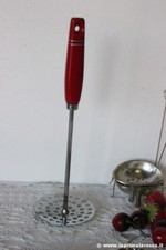 VINTAGE KITCHEN UTENSIL - VINTAGE NUTBROWN SKYLINE KITCHEN UTENSIL 