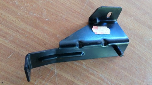 Front bumper bracket - bracket, right