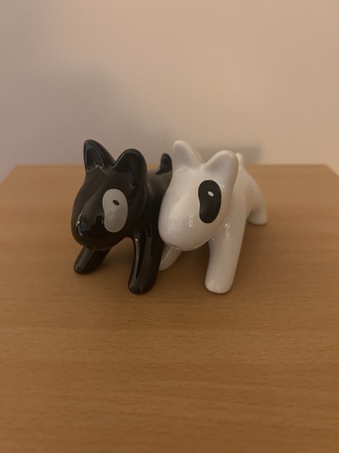 Salt and pepper dog shakers - pepper,