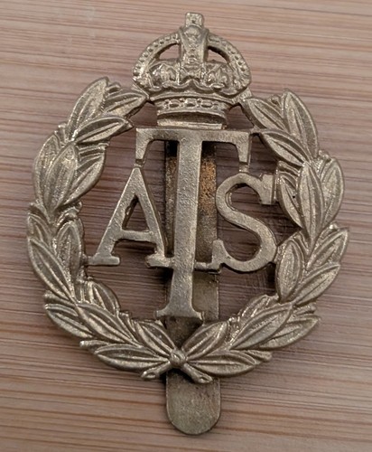 Ww2 british army cap badge - ww2,