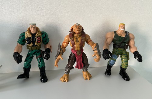 Small soldiers action figures - action,