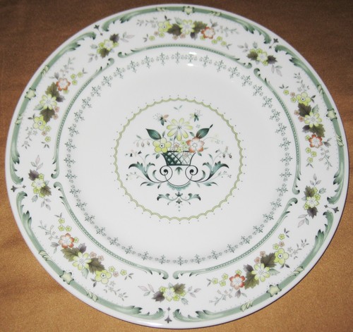 Royal doulton dinner - dinner, plate
