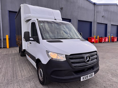 Mercedes luton van tail - luton,