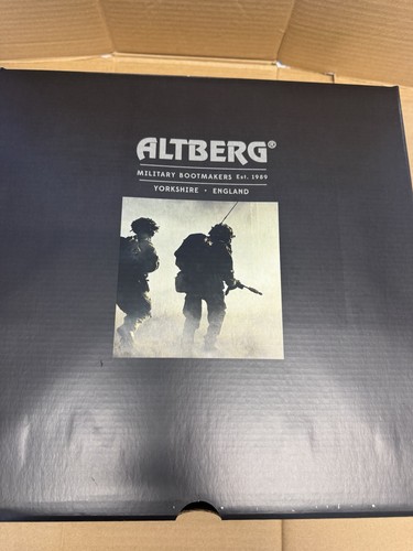 Altberg defender female - defender,