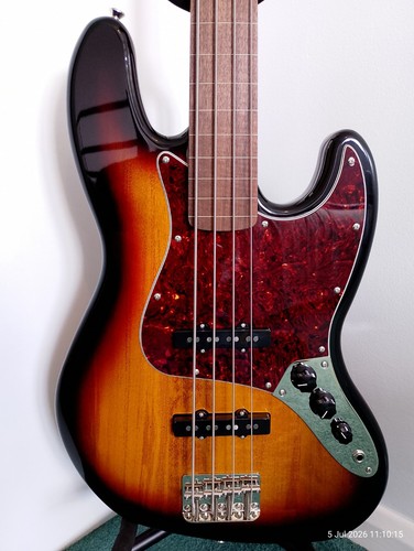 Squier fender classic vibe - by,