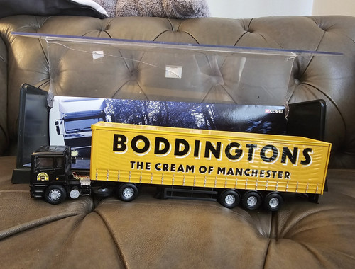 Corgi modern trucks - corgi,