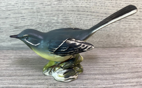 Beswick bird grey - bird, wagtail
