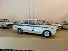AUTOART LOTUS FORD CORTINA MK1 1964 SANDOWN 6 HOUR ALLAN MOFFAT LTD EDITION 1.18