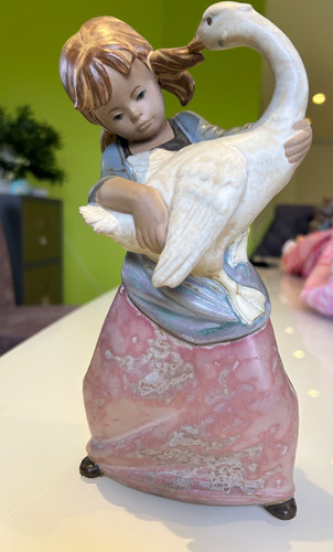 Lladro gres duck pulling