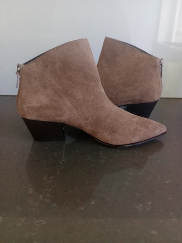 Dkny bason boots size 5 - dkny,