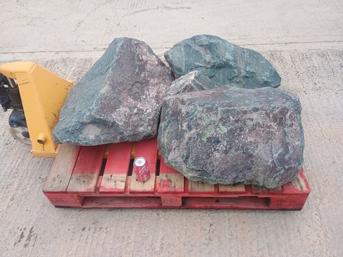 Large granite garden - large,