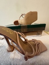 Free postage!! Size 7