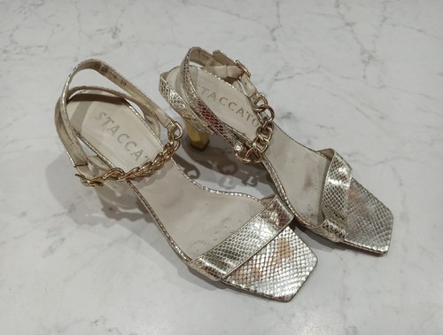 Gold leather staccato - gold, 'staccato'