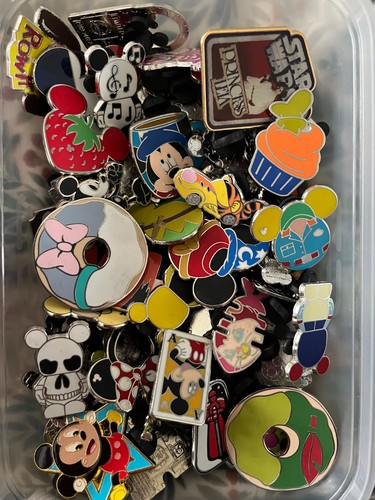 Disney trading pin - 10,