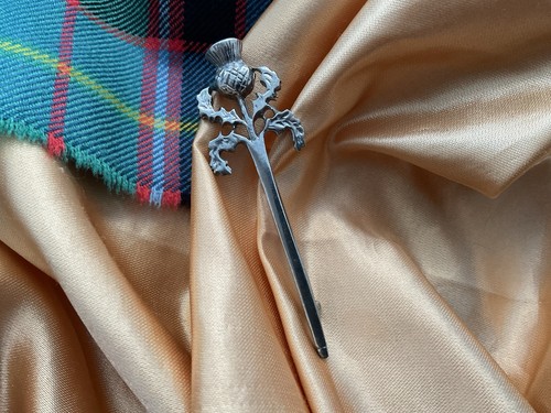 Solid silver thistle kilt - solid, pin