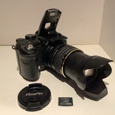 Fuji FinePix S9600 D-SLR style