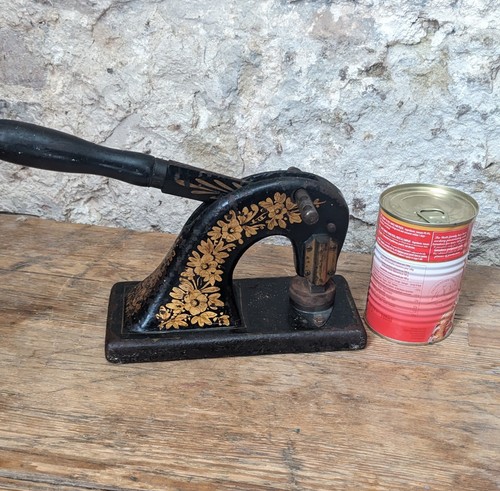 Victorian cast iron - cast, embossing