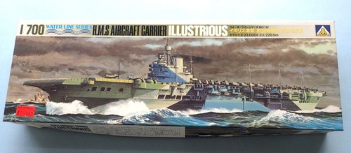 Aoshima 700 hms illustrious - 1/700,