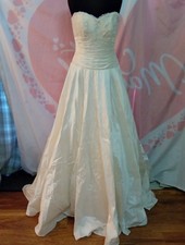 Wedding dress size 10 ivory